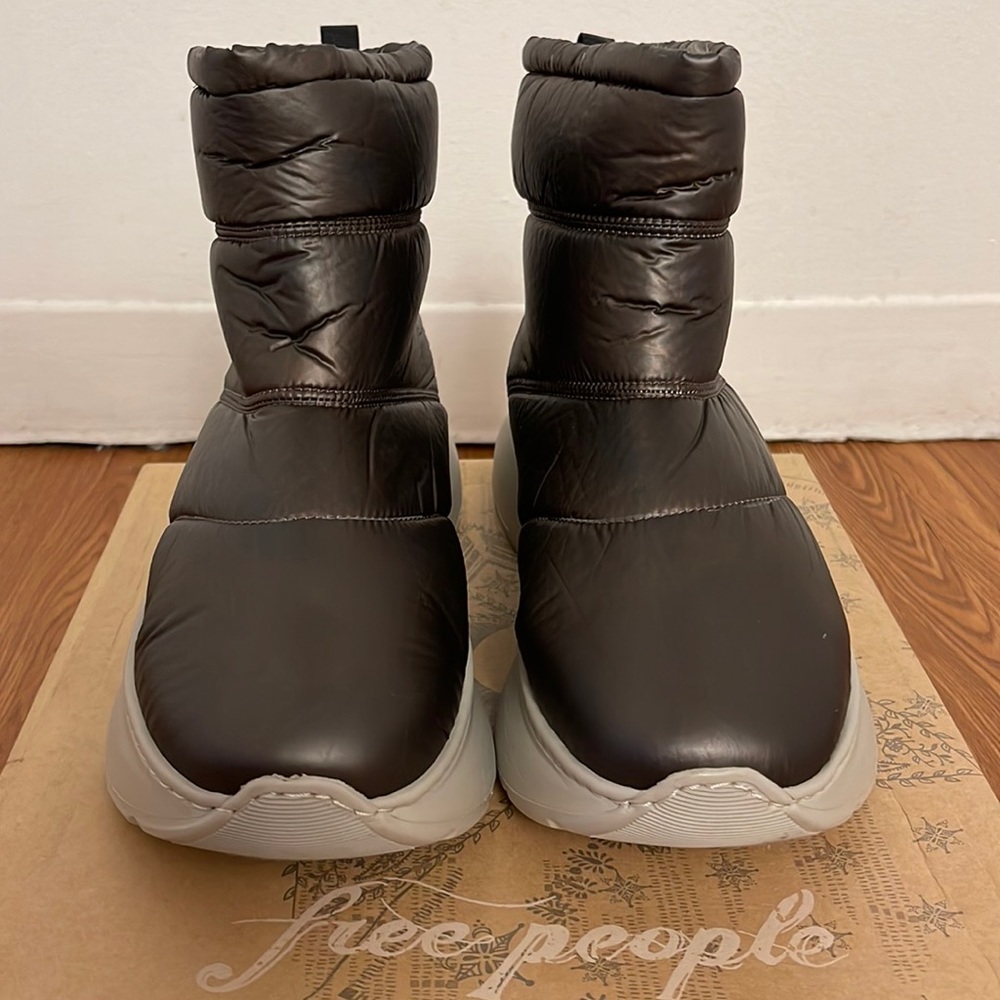Free People Snow to Surf Boot in size 40
